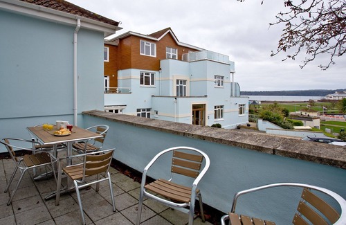 Paignton Cottage | Beautiful 3 Bedroom Retreat with Oceanfront Views in Paignton