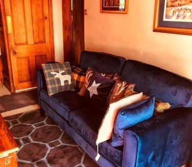 Oldham House | Exceptional Stay at The Cottage, Grotton Hall in Saddleworth
