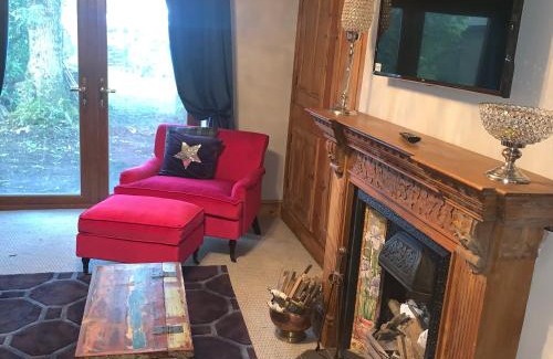 Oldham House | Exceptional Stay at The Cottage, Grotton Hall in Saddleworth