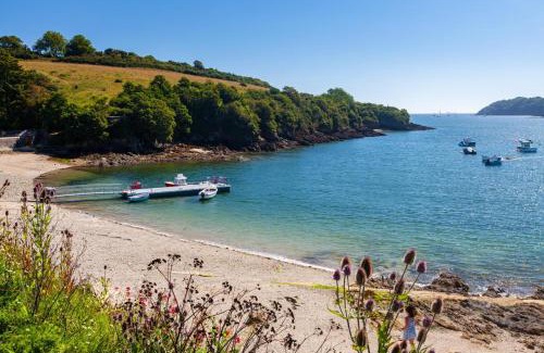 Helford House | Explore The Cottage Helford: Family and Pet-Friendly Retreat