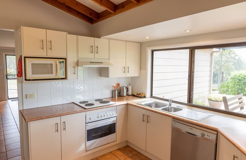 Pokolbin Cottage | Experience The Cottage @ Hunter Gleann: Pet-Friendly Retreat