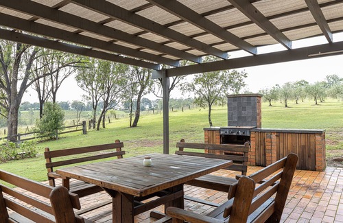 Pokolbin Cottage | Experience The Cottage @ Hunter Gleann: Pet-Friendly Retreat