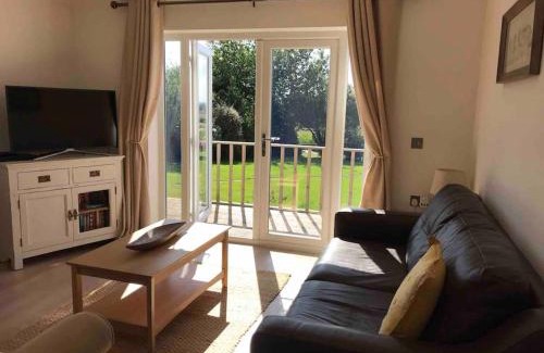 Grendon House | Inviting Cottage in Baxterley - A Home Away From Home