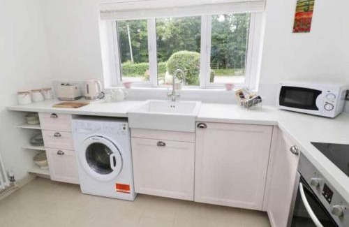 Grendon House | Inviting Cottage in Baxterley - A Home Away From Home