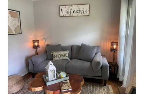 Lockhart Cottage | The Cottage on Clearfork