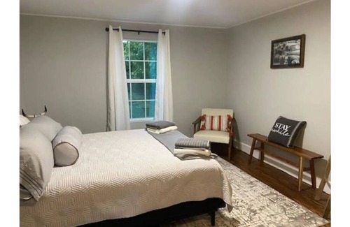 Lockhart Cottage | The Cottage on Clearfork