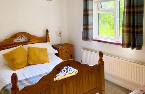Tenbury Wells Cabin | Cozy Cottage On the Common - Guest Rated 9/10