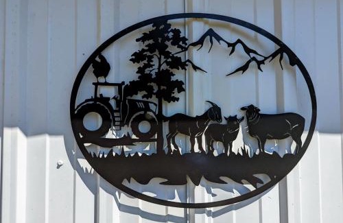 Yellow Point House | Explore The Cottage on the Farm - Guest Rated 8.8/10