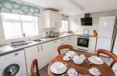 Burgh le Marsh Cottage | Pet-Friendly Cottage with Garden in Burgh Le Marsh