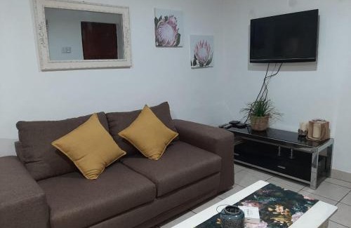 Grahamstown Apartment | Cozy The Cottage: Child-Friendly & Wheelchair Accessible Stay