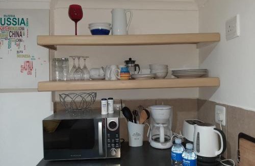Grahamstown Apartment | Cozy The Cottage: Child-Friendly & Wheelchair Accessible Stay