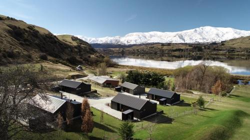 Lake Hayes Villa | Experience The Cottages at Lake Hayes - 4-Star Getaway