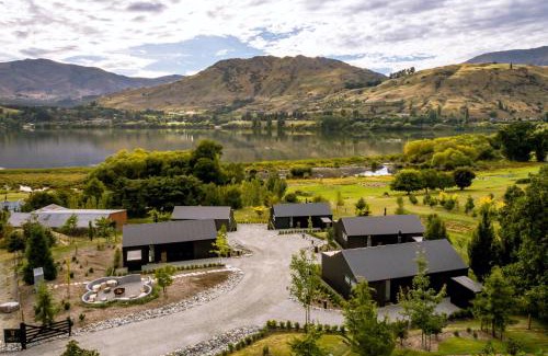 Lake Hayes Villa | Experience The Cottages at Lake Hayes - 4-Star Getaway