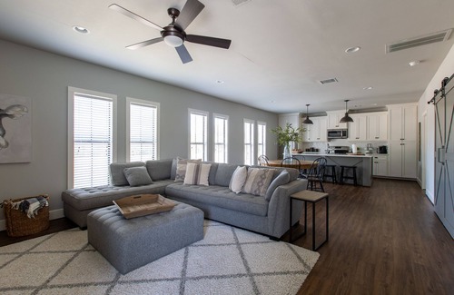 Ledbetter House | Cozy Cottage at Turkey Creek: 10/10 Guest Rated Retreat