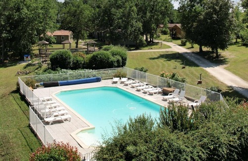 Razac-d'Eymet Ski Chalet | Charming Cottages in Dordogne with Pool & Breakfast