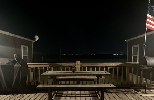 Clarksdale House | Cozy Cotton Condos: Family and Pet-Friendly Retreat