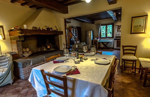 Empoli House | Serene Country House in a Picturesque Green Valley