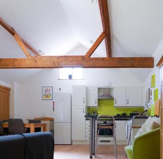 Norwich House | Discover The Courtyard at Lodge Farm: Pet-Friendly Retreat