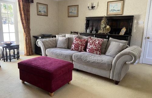 Dullingham Bed & Breakfast | Welcoming The Courtyard: Family-Friendly with Breakfast & More