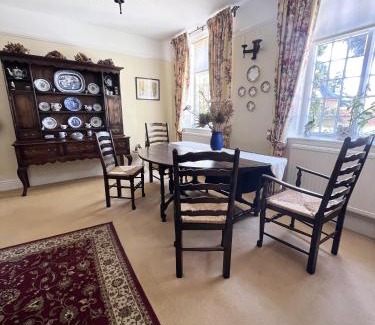 Dullingham Bed & Breakfast | Welcoming The Courtyard: Family-Friendly with Breakfast & More