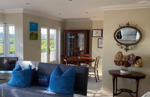 Drogheda House | Experience The Courtyard Queensborough with Hot Tub Luxury