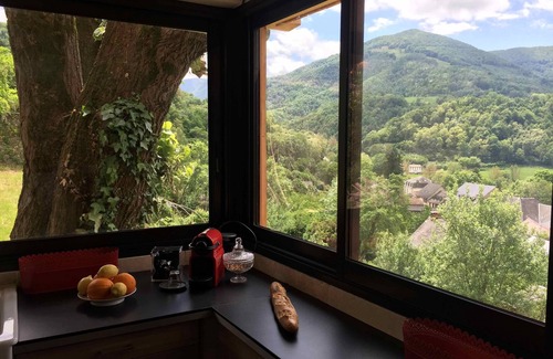 Castillon-en-Couserans House | Cozy Coustou Refuge: Rated 8.8 with Pool & Breakfast!