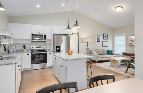 Sylvan Beach Cottage | Pet-Friendly Cottage at The Cove with Lake View and Boat