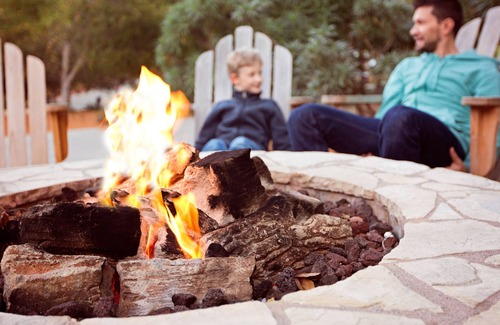 Sylvan Beach Cottage | Pet-Friendly Cottage at The Cove with Lake View & Pontoon