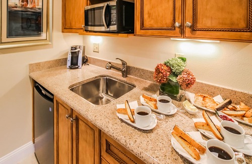 West Yarmouth Resort | Experience The Cove at Yarmouth with Oceanfront Amenities