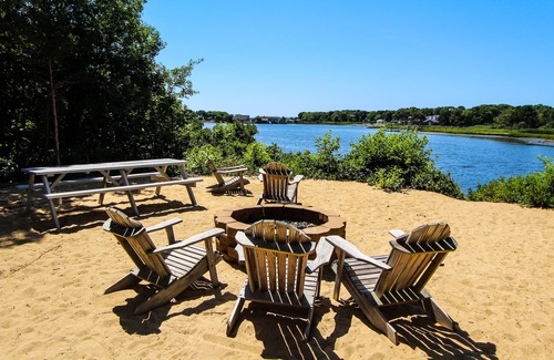 West Yarmouth Resort | Experience The Cove at Yarmouth with Oceanfront Amenities