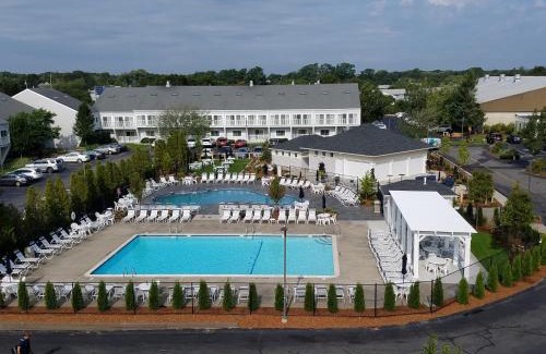 West Yarmouth Hotel | Discover The Cove at Yarmouth - Rated 9/10 with Great Amenities