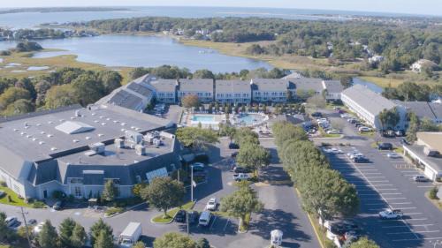 West Yarmouth Hotel | Discover The Cove at Yarmouth - Rated 9/10 with Great Amenities