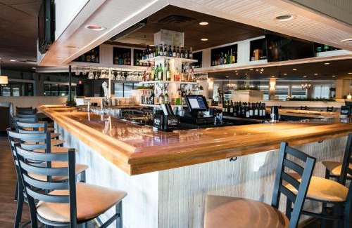 West Yarmouth Hotel | Discover The Cove at Yarmouth - Rated 9/10 with Great Amenities