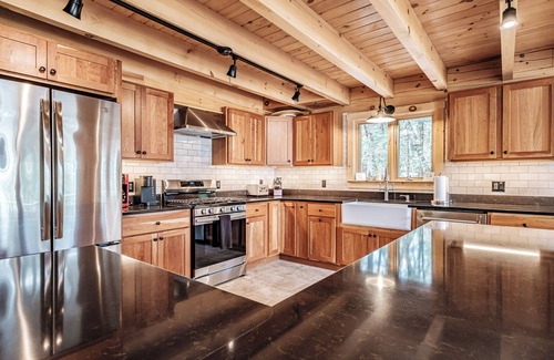 Newry Cabin | Discover The Cove: Lakeside Log Home with Hot Tub & Deck