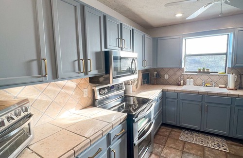 Jacksons' Gap House | Unwind at The Cove: Kayak, Fire Pit & EV Charger Awaits