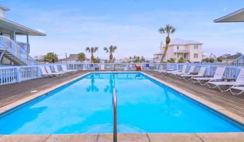 Gulf Shores House | Oceanfront Escape at The Cove Unit 201A with Pool & Spa