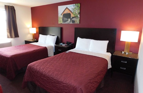 Brattleboro Hotel | Cozy Stay at The Covered Bridge Inn with Breakfast Included