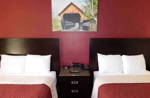 Brattleboro Hotel | Cozy Stay at The Covered Bridge Inn with Breakfast Included