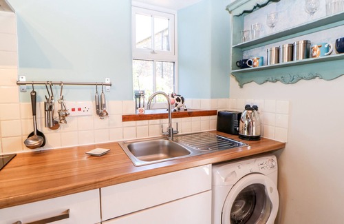 Kirkby Stephen Cottage | Discover The Cow Byre: Family-Friendly with Breakfast Included