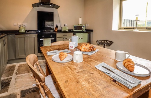 Holmfirth Cottage | Cozy The Cow Shed: Open Fire Retreat in Holme, Yorkshire
