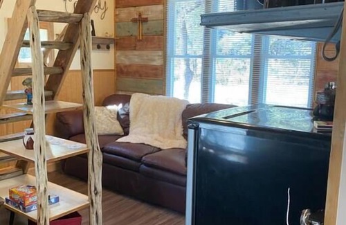 Marble Falls House | Top-Rated Cowboy Cabin at Hamilton Creek with Breakfast
