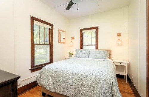 Alexandria House | Family-Friendly Cowdry Cottage: Pet-Friendly with Bikes & Canoes