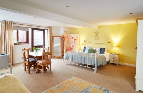 Hickling Bed & Breakfast | Exceptional Stay at The Cowshed @ Dairy Barns with Breakfast