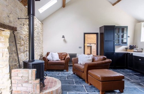 Littlebredy Apartment | Romantic Retreat at The Cowshed, Washing Pool Barns