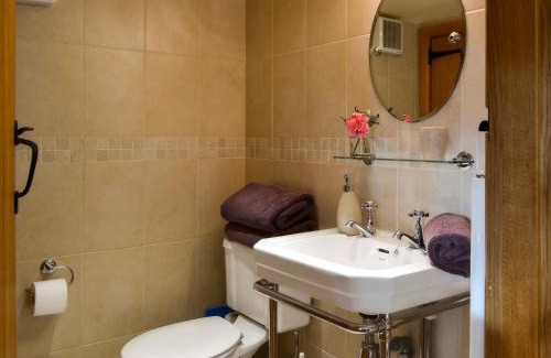 Blackboys House | Explore The Cowstall: 4-Star, Pet & Family Friendly Stay