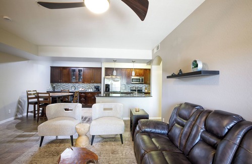 East Mesa Condo | The Coyote Den: King Suite, 2 sparkling pools, ground floor