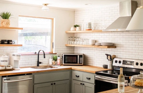 Fredericksburg House | Pet-Friendly Retreat: The Cozy Cabernet Near Main St!