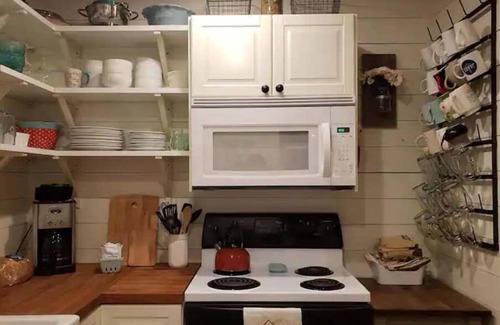 Belton Cabin | Guest Rated 10/10: The Cozy Cabin at Mill Creek Awaits