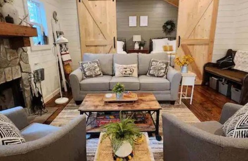 Belton Cabin | Guest Rated 10/10: The Cozy Cabin at Mill Creek Awaits