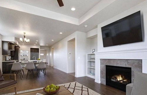 Southeast Boise House | Inviting Boise Home with Kitchen & Pet-Friendly Amenities